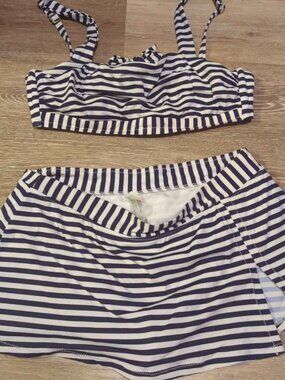 Leilani women's size 2 swim set size 10